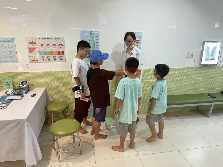 Vietsovpetro tổ chức tham quan cho con em CBCNV có thành tích học tập xuất sắc