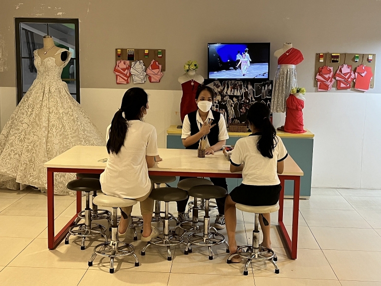 Vietsovpetro tổ chức tham quan cho con em CBCNV có thành tích học tập xuất sắc