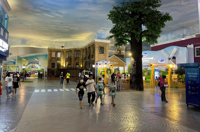 Vietsovpetro tổ chức tham quan cho con em CBCNV có thành tích học tập xuất sắc