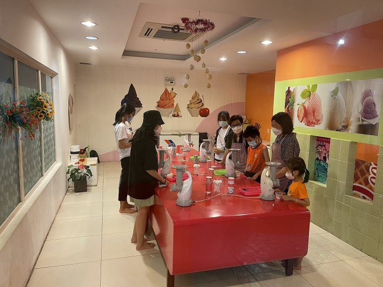 Vietsovpetro tổ chức tham quan cho con em CBCNV có thành tích học tập xuất sắc