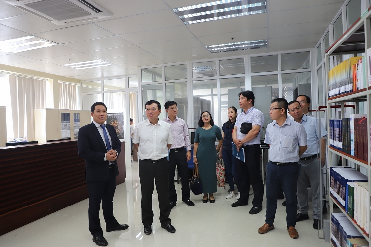 Chủ tịch HĐTV Petrovietnam Hoàng Quốc Vượng thăm và làm việc với PVU
