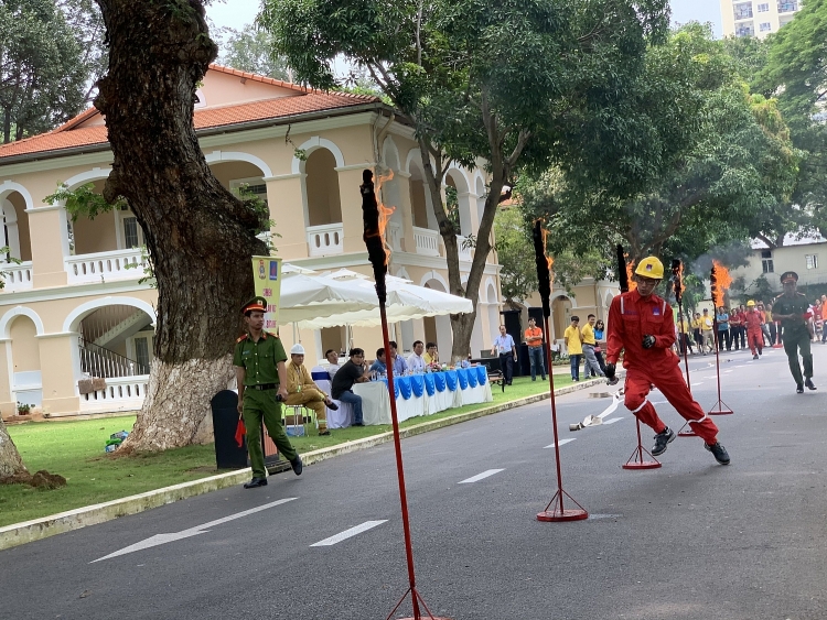nhung hinh anh an tuong cua hoi thi an toan ve sinh vien gioi nganh dau khi lan viii nam 2019