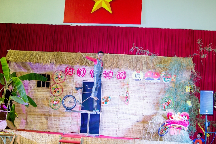 Vietsovpetro tổ chức 