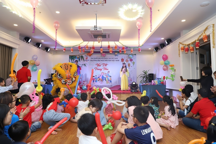 Trường Đại học Dầu khí Việt Nam: Lan tỏa yêu thương và vui tết Trung thu