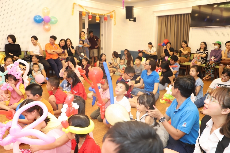 Trường Đại học Dầu khí Việt Nam: Lan tỏa yêu thương và vui tết Trung thu