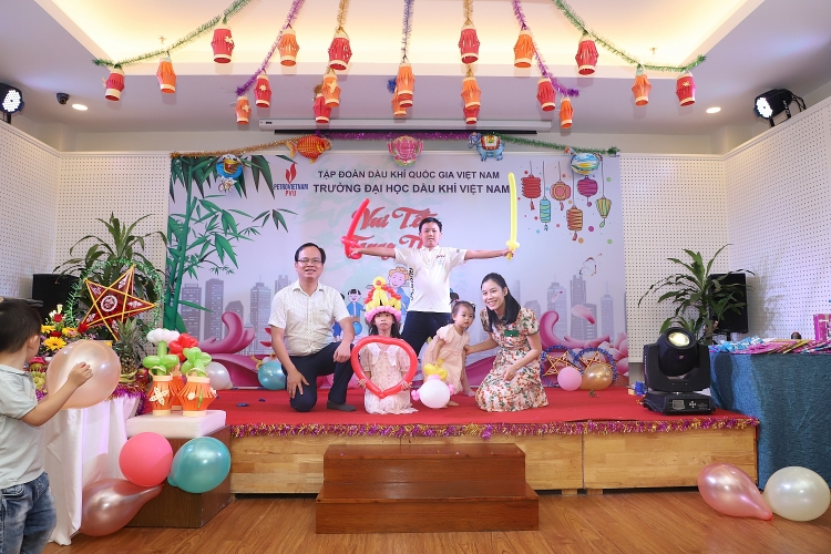 Trường Đại học Dầu khí Việt Nam: Lan tỏa yêu thương và vui tết Trung thu