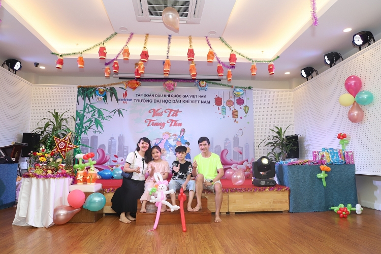Trường Đại học Dầu khí Việt Nam: Lan tỏa yêu thương và vui tết Trung thu