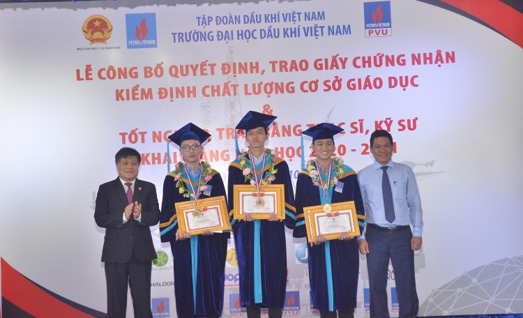 Đại học Dầu khí Việt Nam khai giảng năm học mới 2020-2021 và trao bằng thạc sỹ, kỹ sư