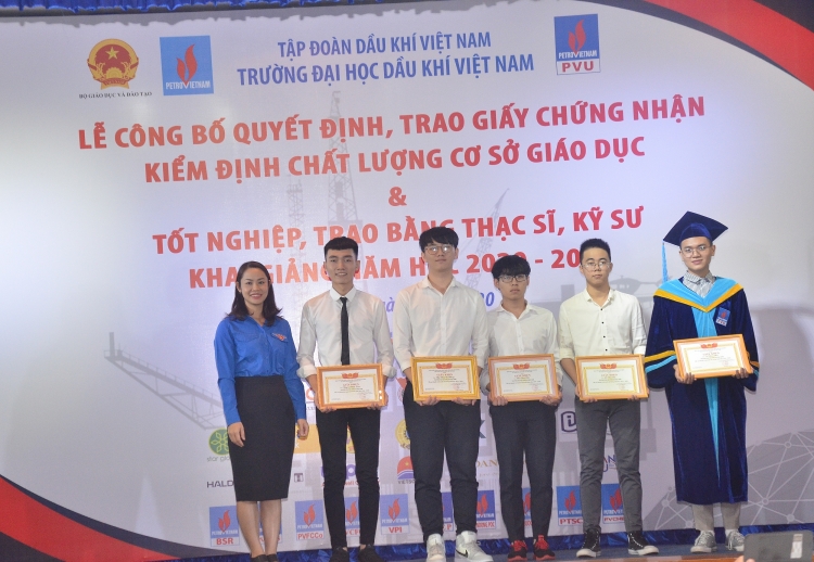 Đại học Dầu khí Việt Nam khai giảng năm học mới 2020-2021 và trao bằng thạc sỹ, kỹ sư