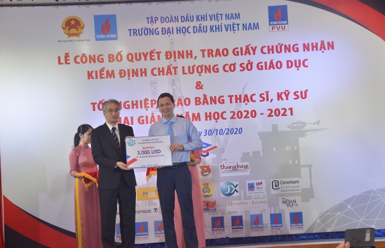Đại học Dầu khí Việt Nam khai giảng năm học mới 2020-2021 và trao bằng thạc sỹ, kỹ sư