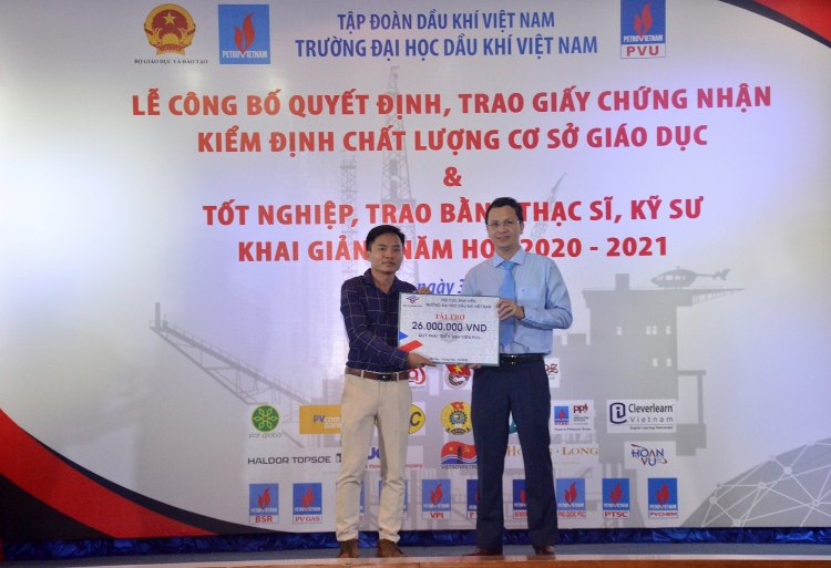 Đại học Dầu khí Việt Nam khai giảng năm học mới 2020-2021 và trao bằng thạc sỹ, kỹ sư