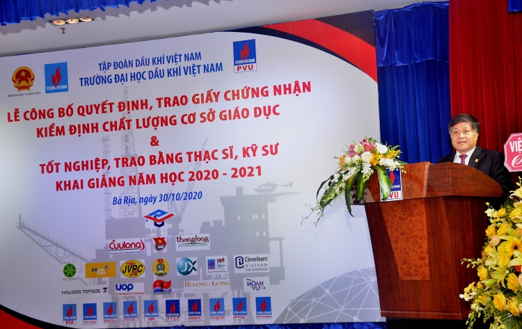 Đại học Dầu khí Việt Nam khai giảng năm học mới 2020-2021 và trao bằng thạc sỹ, kỹ sư