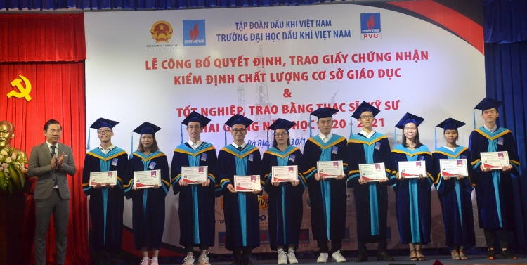 Đại học Dầu khí Việt Nam trao bằng Thạc sỹ  Kỹ sư, khai giảng năm học mới 2020-2021