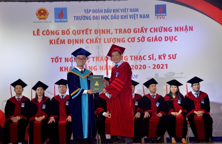 Đại học Dầu khí Việt Nam trao bằng Thạc sỹ  Kỹ sư, khai giảng năm học mới 2020-2021