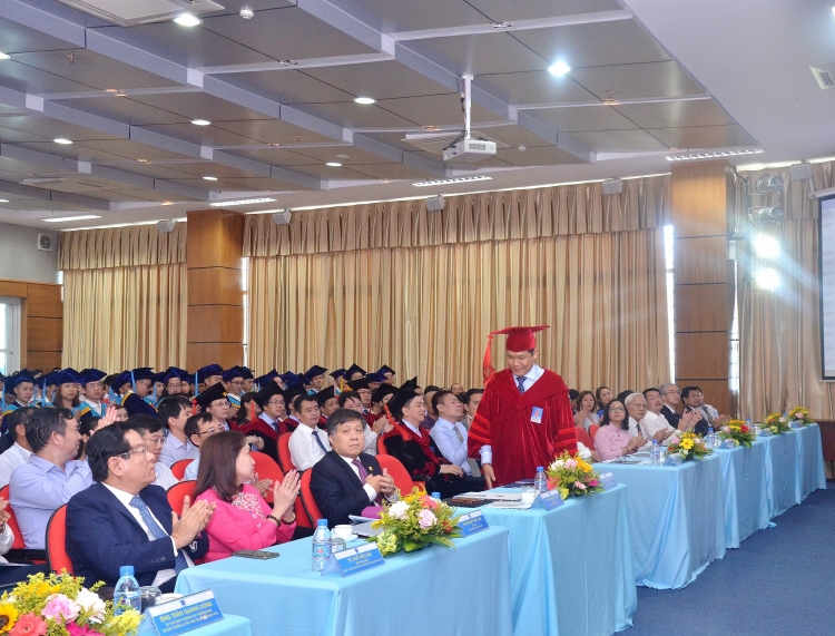 Đại học Dầu khí Việt Nam trao bằng Thạc sỹ  Kỹ sư, khai giảng năm học mới 2020-2021