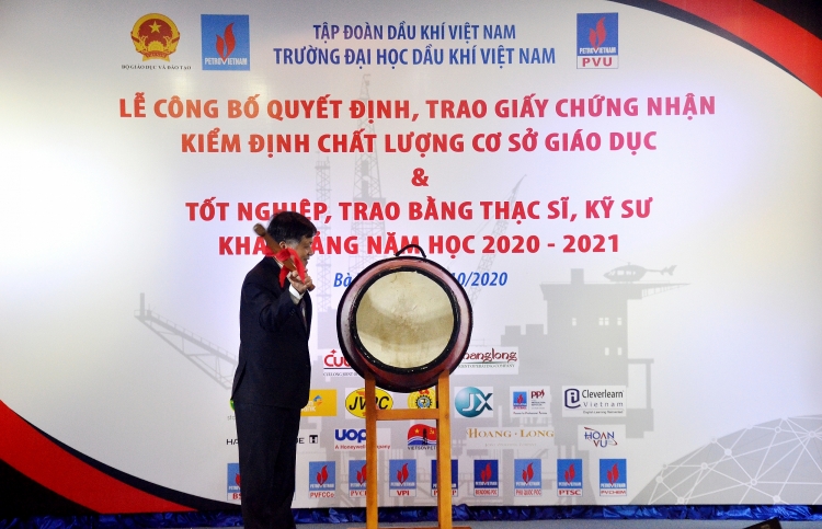 Đại học Dầu khí Việt Nam trao bằng Thạc sỹ  Kỹ sư, khai giảng năm học mới 2020-2021