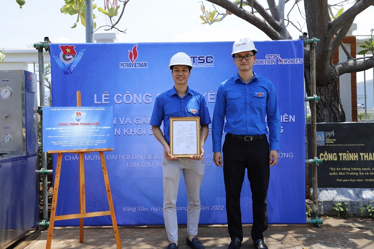 Gắn biển công trình thanh niên chào mừng thành công Đại hội Đoàn khối Doanh nghiệp Trung ương lần thứ IV, nhiệm kỳ 2022 – 2027