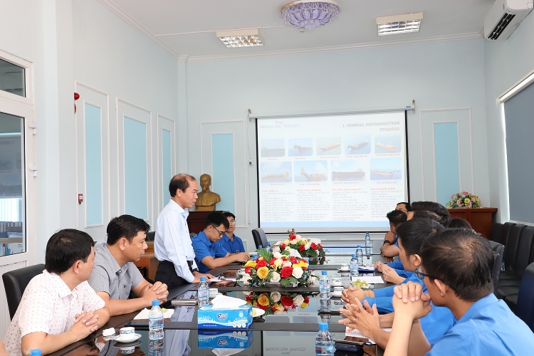 Gắn biển công trình thanh niên chào mừng thành công Đại hội Đoàn khối Doanh nghiệp Trung ương lần thứ IV, nhiệm kỳ 2022 – 2027