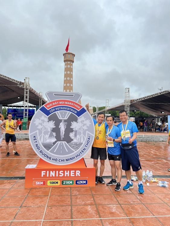 VPI RUNNERS: Ấn tượng từ Giải Marathon đầu tiên được tổ chức nơi vùng đất cực Nam của Tổ Quốc