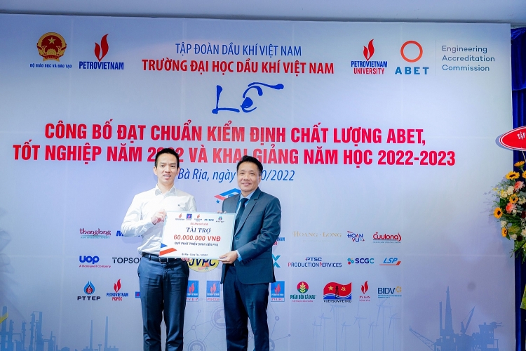 Trường Đại học Dầu khí Việt Nam khai giảng năm học mới 2022-2023 và trao bằng thạc sĩ, kỹ sư
