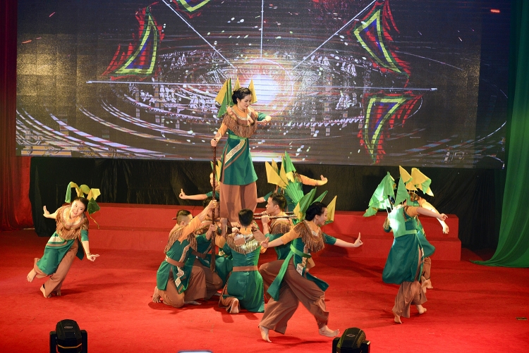 be mac va trao giai lien hoan nghe thuat quan chung vietsovpetro lan thu 25
