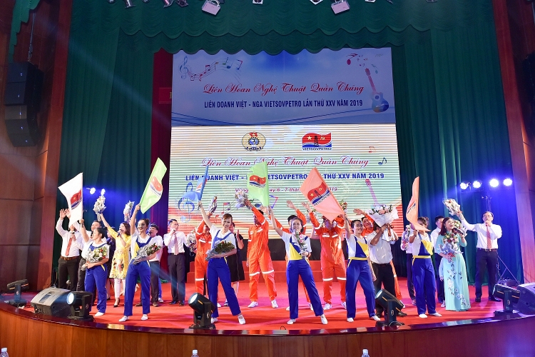 be mac va trao giai lien hoan nghe thuat quan chung vietsovpetro lan thu 25
