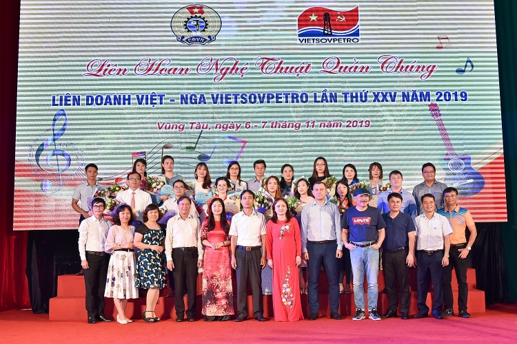 be mac va trao giai lien hoan nghe thuat quan chung vietsovpetro lan thu 25