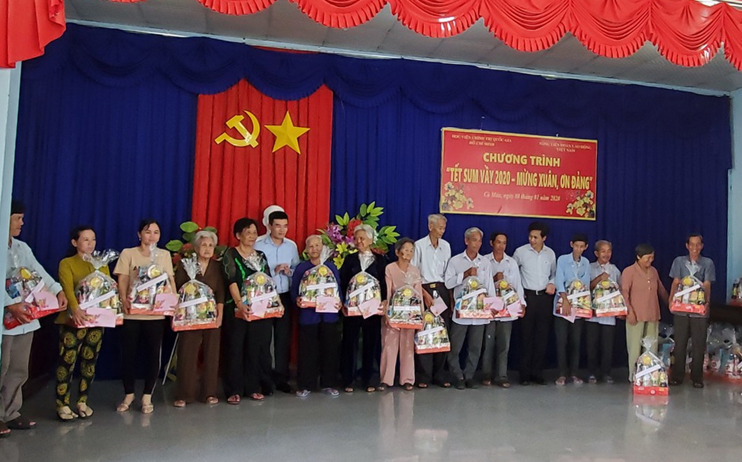giam doc hoc vien chinh tri quoc gia ho chi minh dan dau doan cong tac den tham va lam viec tai khi dien dam ca mau