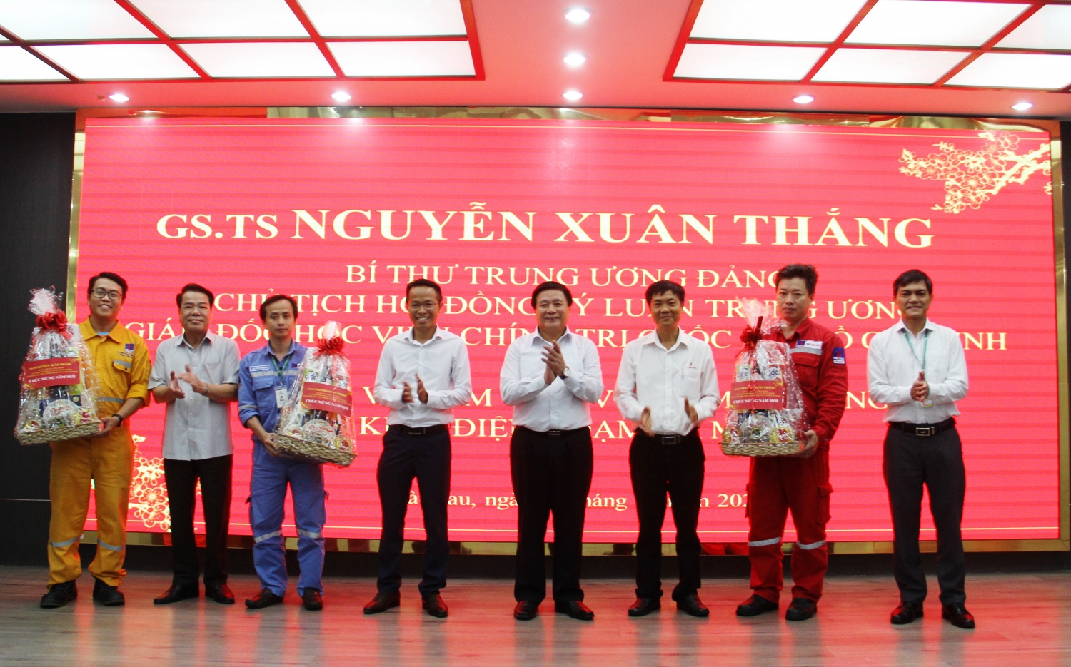 giam doc hoc vien chinh tri quoc gia ho chi minh dan dau doan cong tac den tham va lam viec tai khi dien dam ca mau