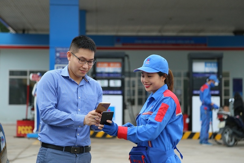 Giao dịch thanh toán PVOIL Easy tại cửa hàng xăng dầu