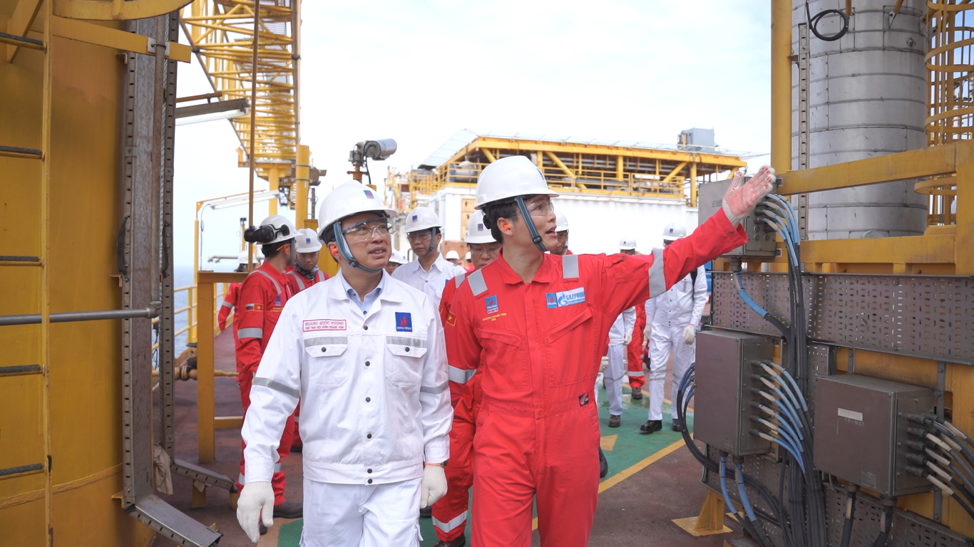 Xuân sớm trên giàn khai thác Hải Thạch - Mộc Tinh