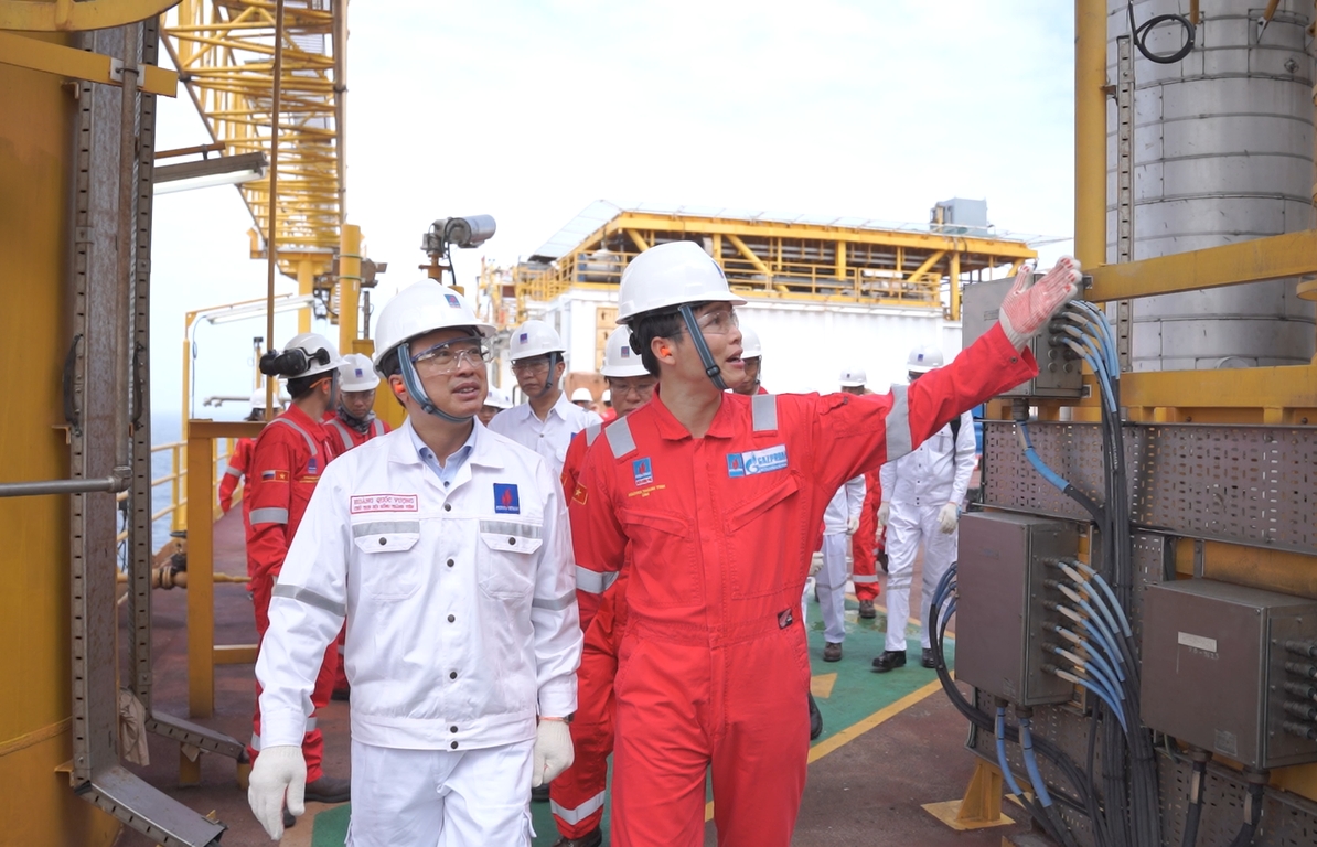 Xuân sớm trên giàn khai thác Hải Thạch - Mộc Tinh