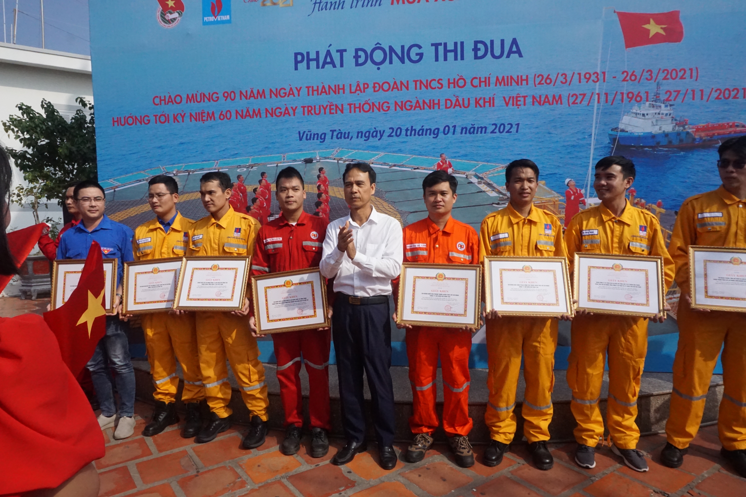 Phát động thi đua “Tuổi trẻ Dầu khí tiếp nối truyền thống, lan tỏa văn hóa Petrovietnam”