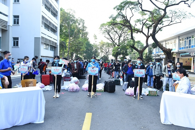Khởi hành chương trình “Cùng PVOIL về quê đón Tết” – Xuân Tân Sửu 2021
