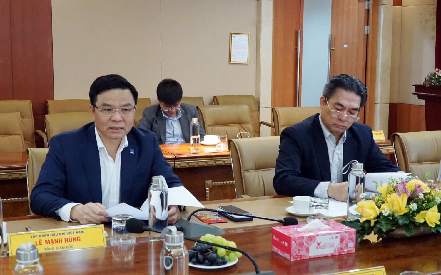 Tổng Giám đốc Lê Mạnh Hùng dẫn đầu 