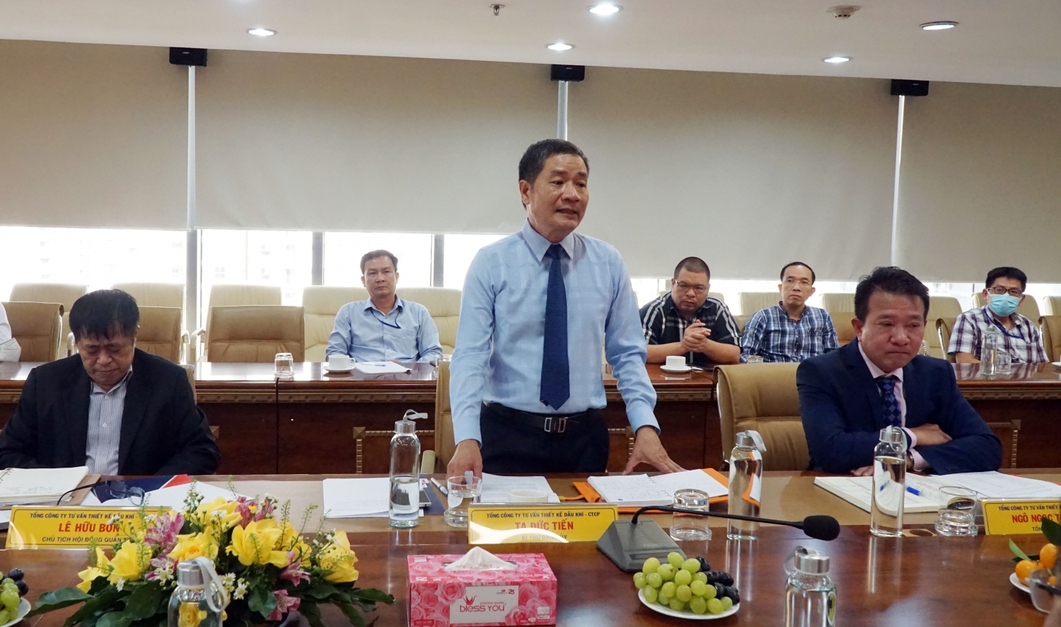 đồng chí Tạ Đức Tiến – Bí thư Đảng ủy