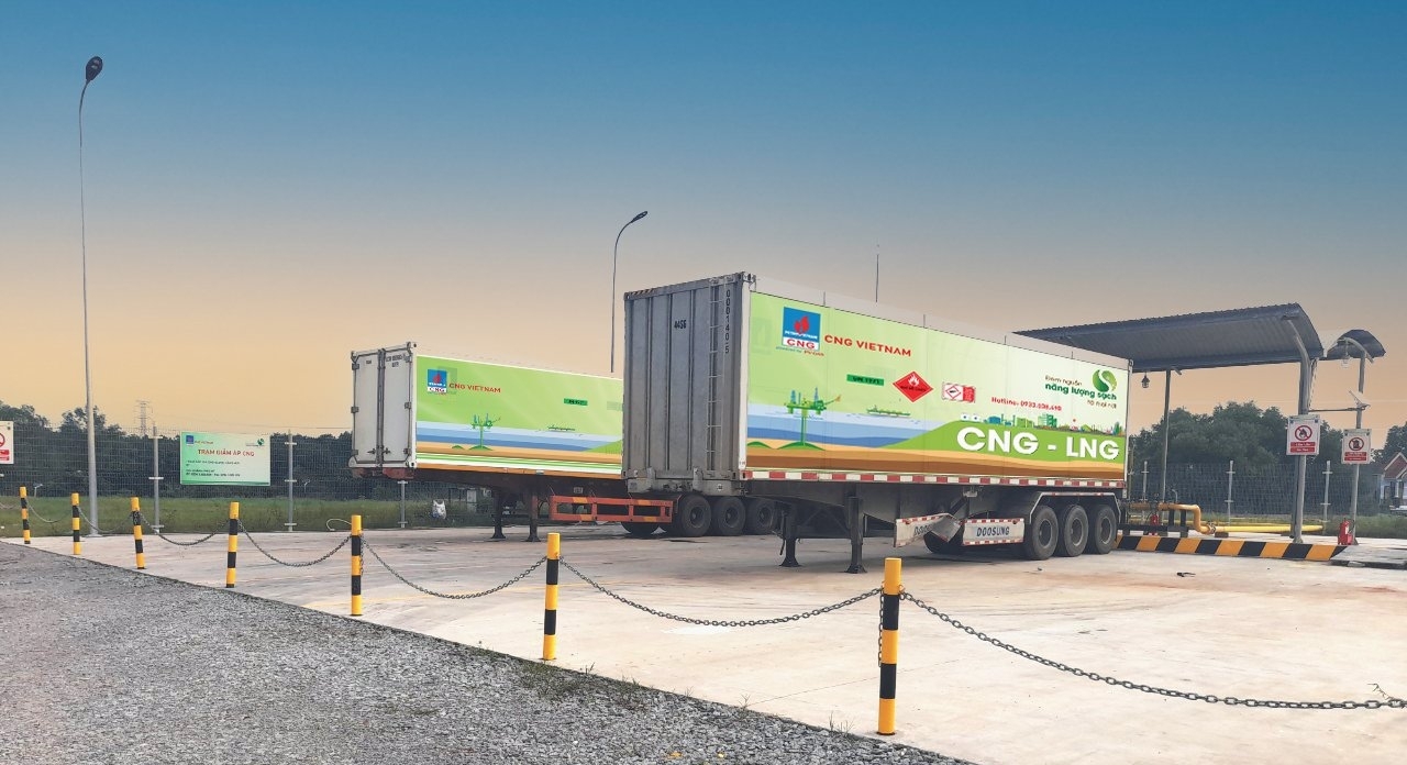 ung cấp các sản phẩm nhiên liệu sạch, trong đó lấy khí tự nhiên (LNG/CNG) là các sản phẩm trọng tâm