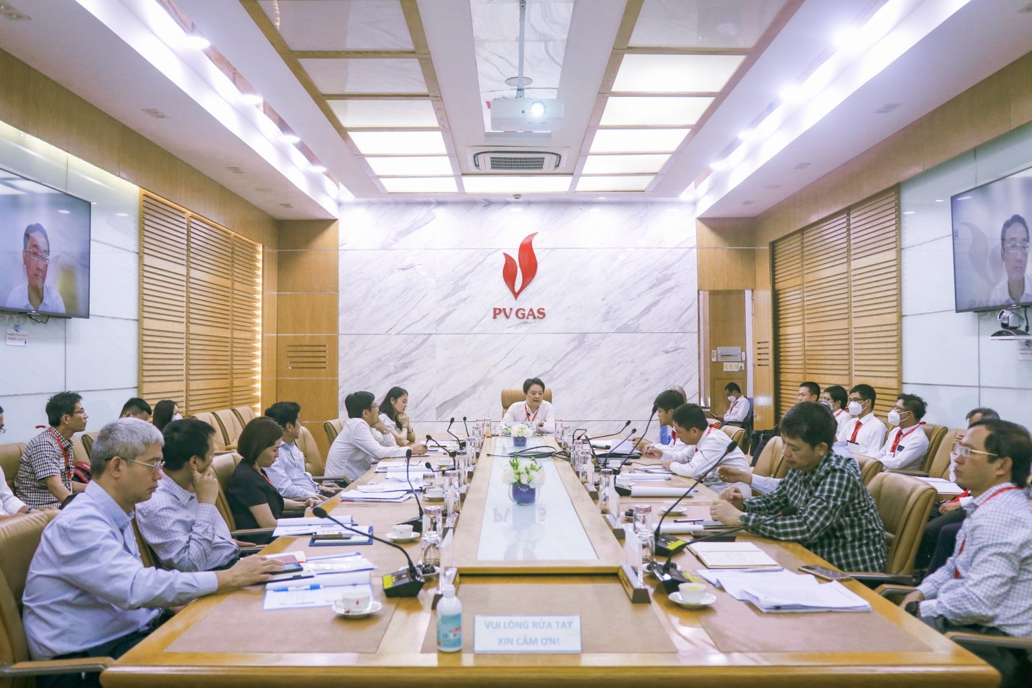 Quang cảnh buổi làm việc
