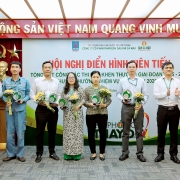 gan trach nhiem nguoi dung dau voi thi dua khen thuong