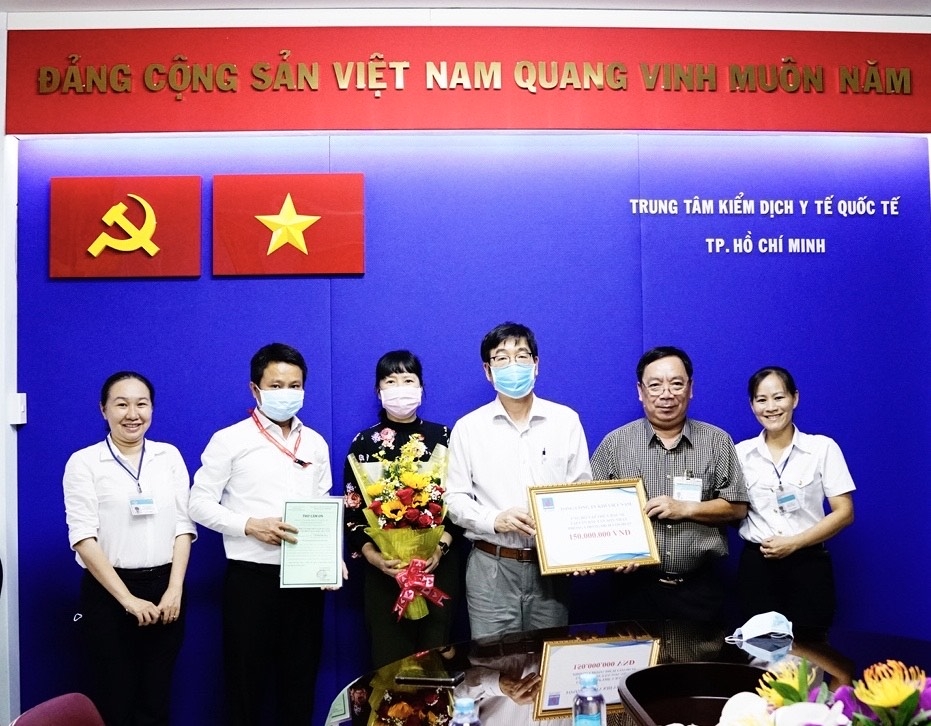 cong doan pv gas ung ho 600 trieu dong cho y bac si truc chien tai san bay trong diem