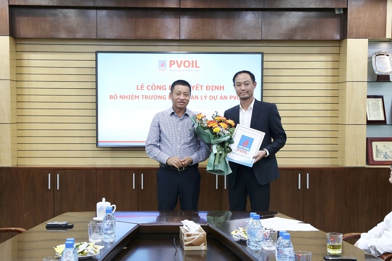 Ông Đoàn Văn Nhuộm trao Quyết định bổ nhiệm ông Nguyễn Duy Long