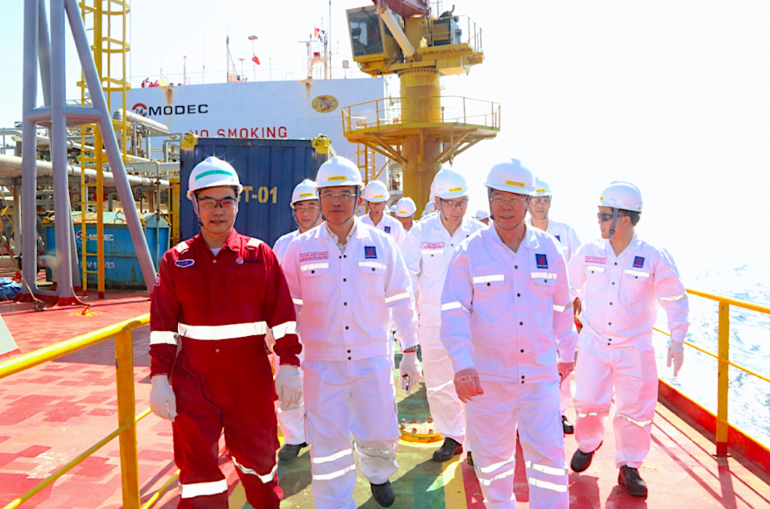Mỗi giàn khoan trên biển là một cột mốc chủ quyền