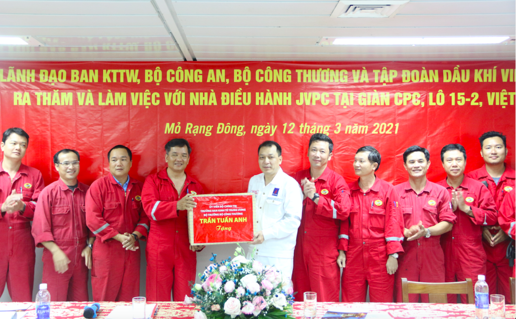 Mỗi giàn khoan trên biển là một cột mốc chủ quyền
