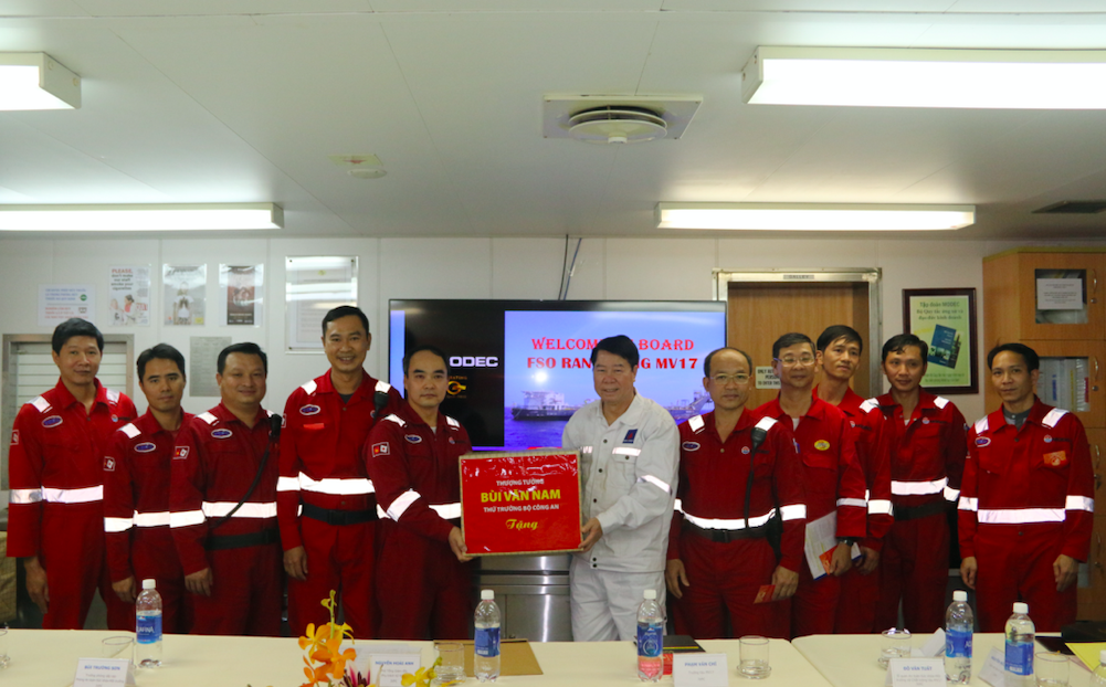 Mỗi giàn khoan trên biển là một cột mốc chủ quyền