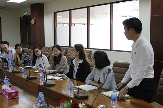 Nhà đầu tư đặt câu hỏi
