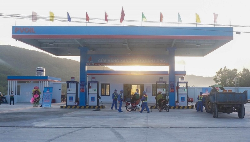 pvoil khai truong 2 cua hang xang dau moi