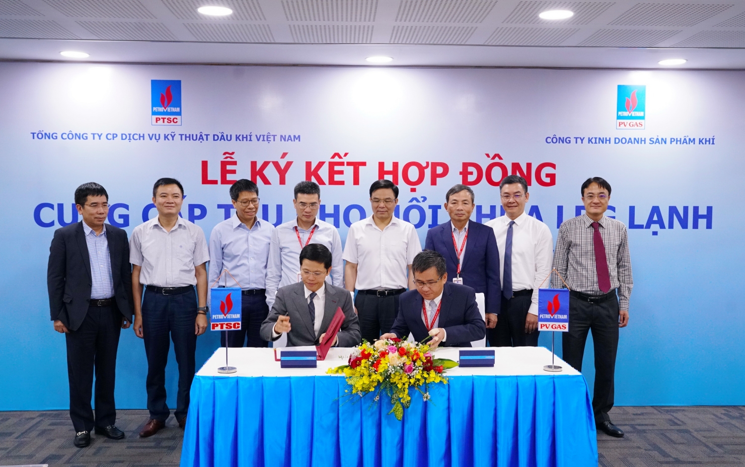 ghi thức ký kết Hợp đồng cung cấp tàu kho nổi chứa LPG lạnh tại khu vực phía Bắc