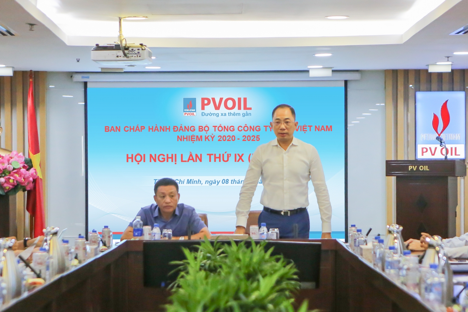 ồng chí Cao Hoài Dương – Bí thư Đảng ủy, Chủ tịch HĐQT Tổng công ty chủ trì Hội nghị