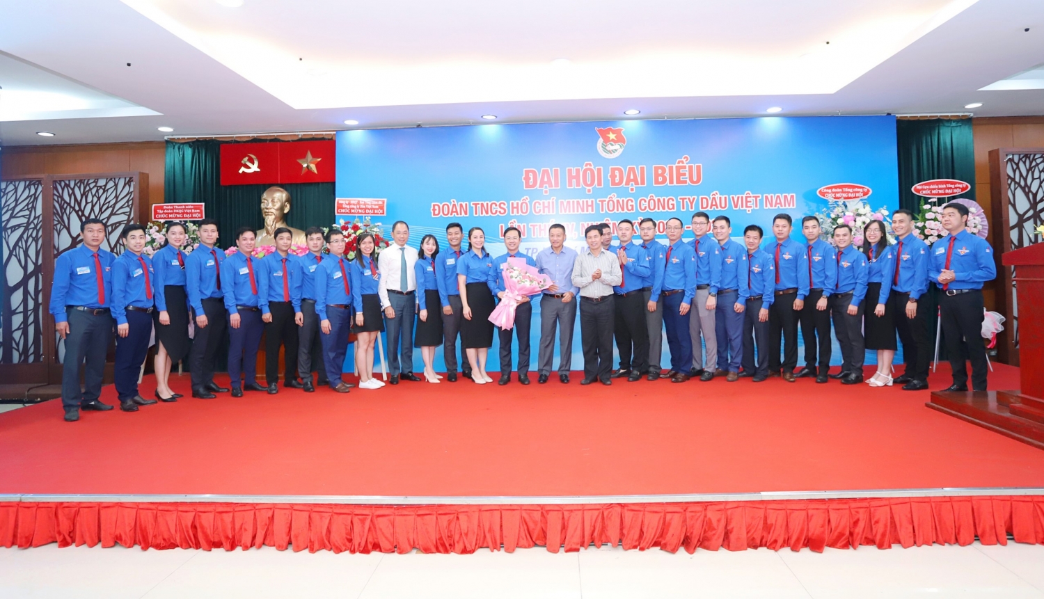 Lãnh đạo Đoàn Tập đoàn và Lãnh đạo PVOIL chúc mừng Ban Chấp hành Đoàn Tổng công ty
