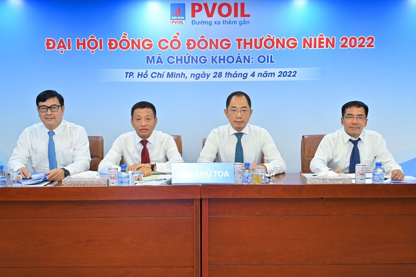 Ban Chủ tọa điều hành ĐHĐCĐ